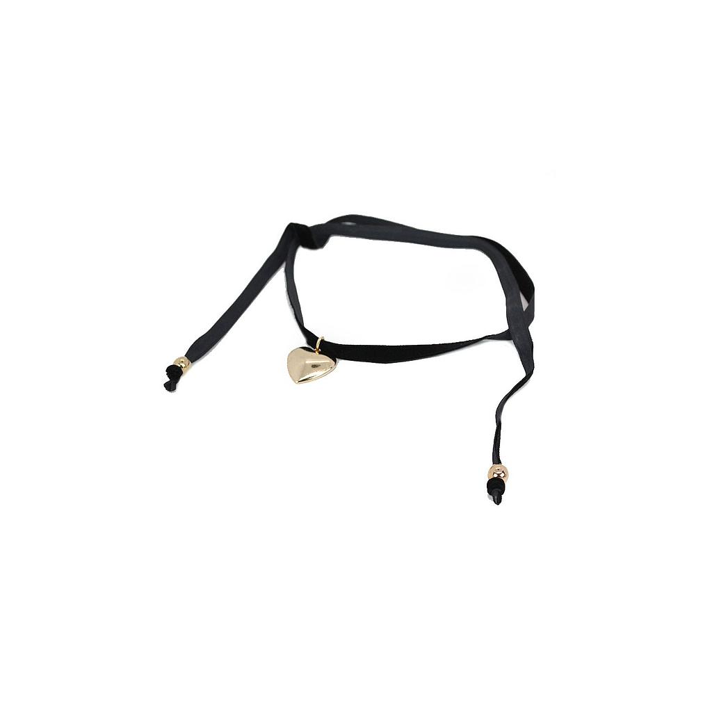CHOKER DE TERCIOPELO CON DIJE DORADO DE CORAZON